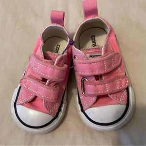 Pink toddler converse